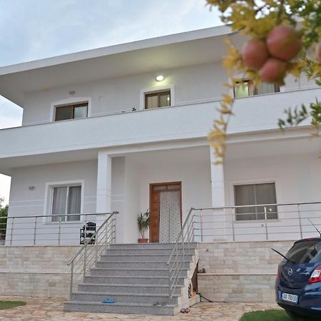 Mana Apartments Ксамил Екстериор снимка