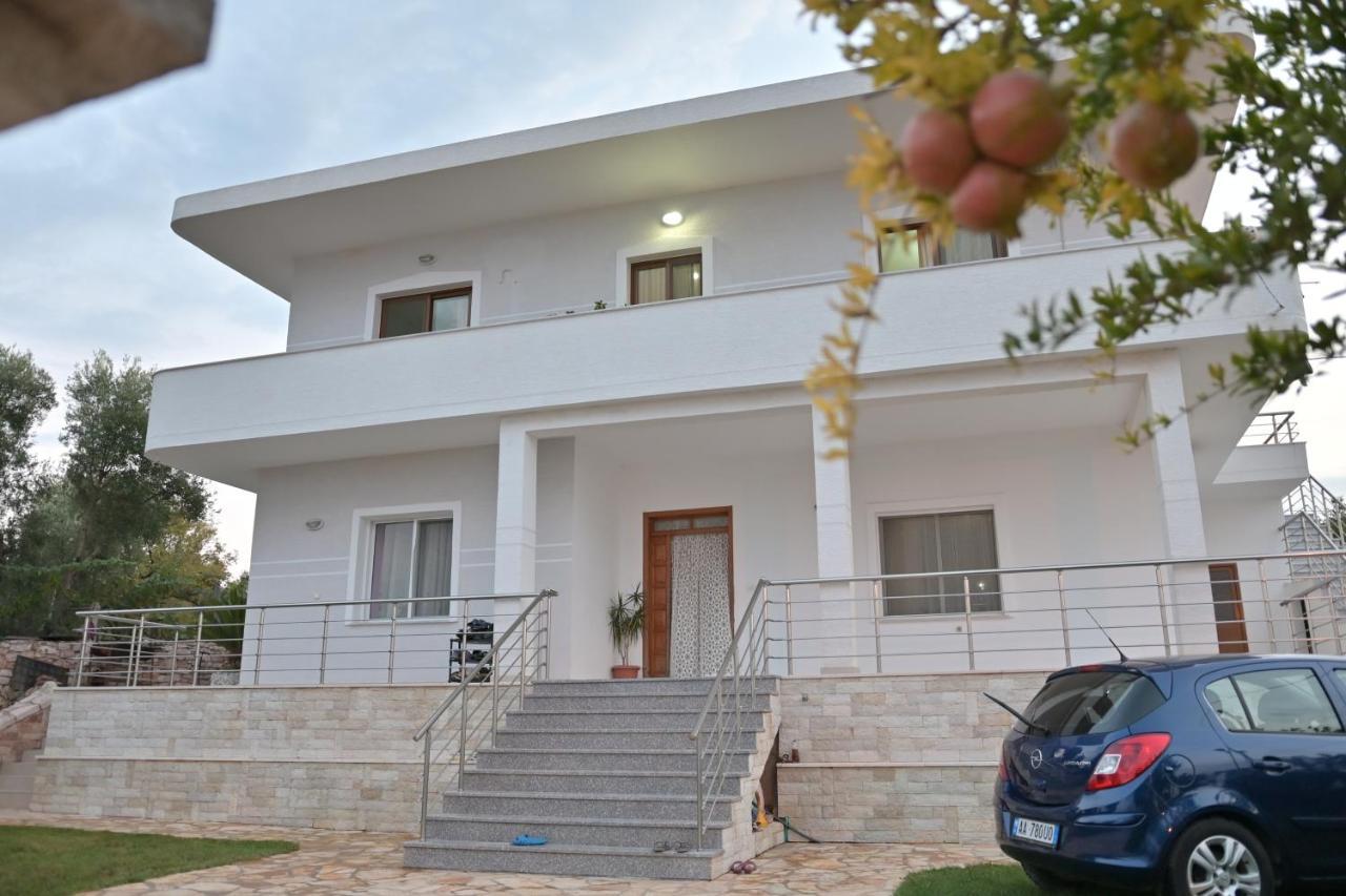 Mana Apartments Ксамил Екстериор снимка