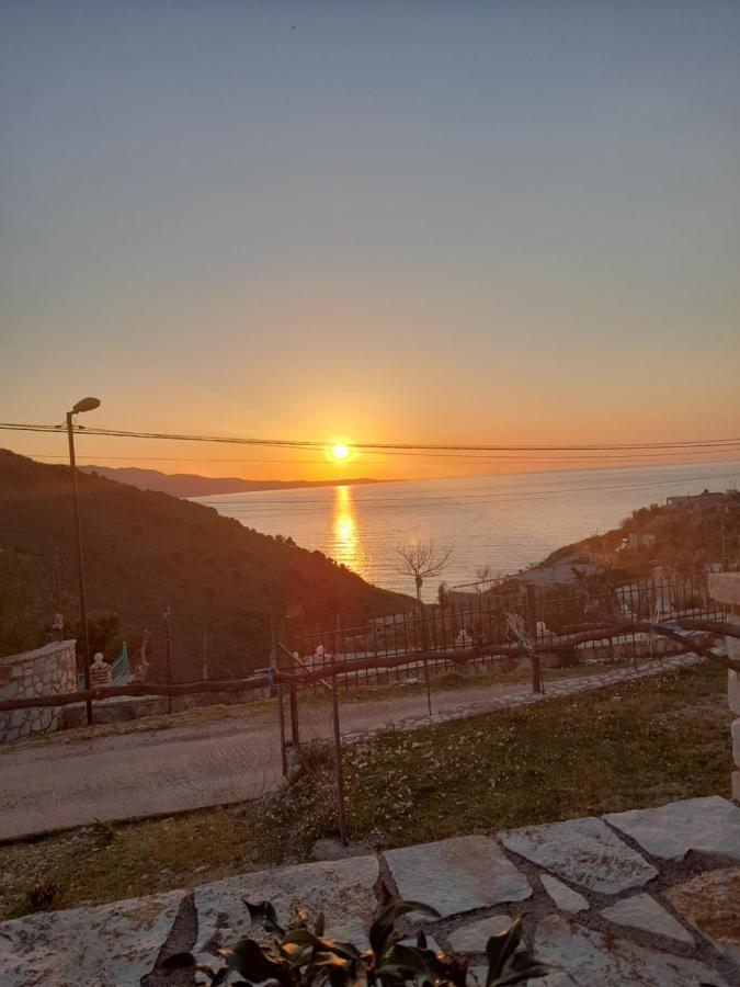 Mana Apartments Ксамил Екстериор снимка
