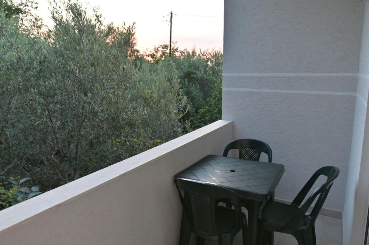 Mana Apartments Ксамил Екстериор снимка