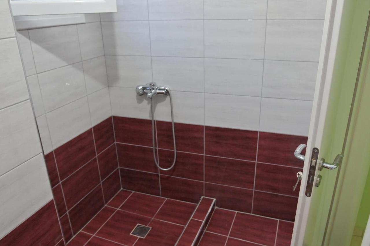 Mana Apartments Ксамил Екстериор снимка