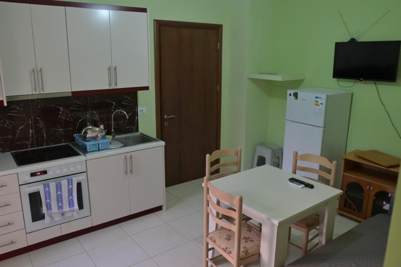 Mana Apartments Ксамил Екстериор снимка