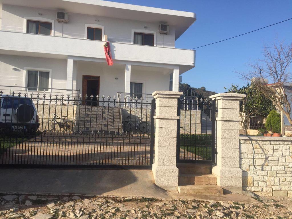 Mana Apartments Ксамил Екстериор снимка