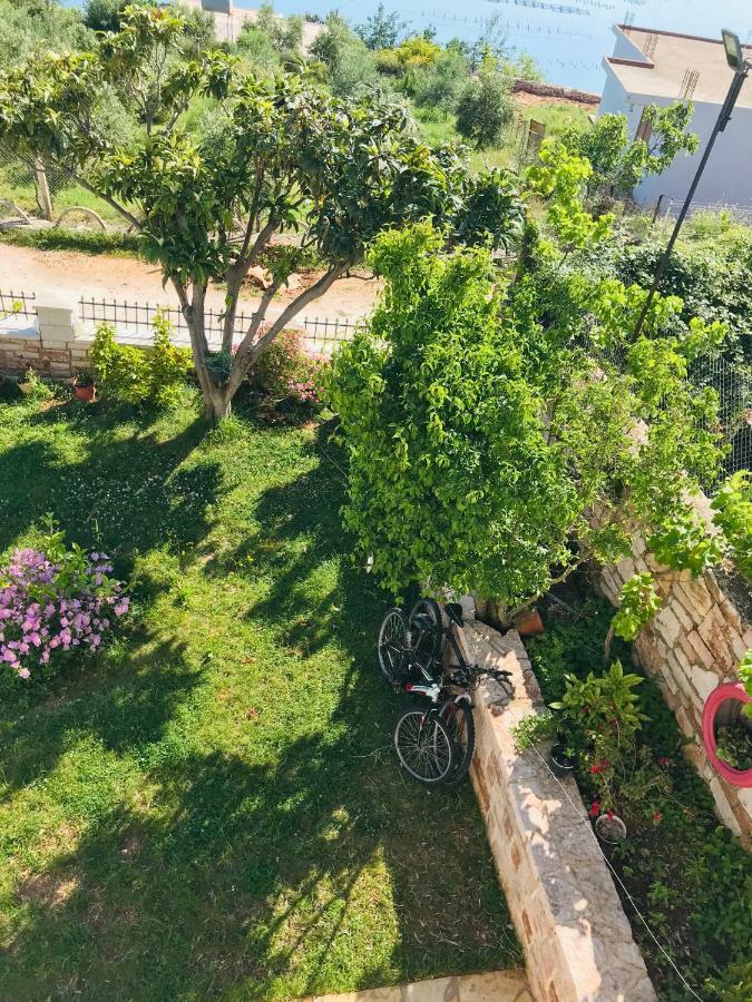 Mana Apartments Ксамил Екстериор снимка