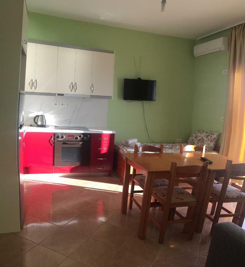 Mana Apartments Ксамил Екстериор снимка